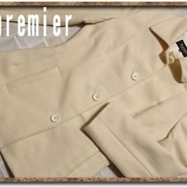 M-premier(エムプルミエ)のエムプルミエ　アンゴラハーフコート　アイボリー レディースのジャケット/アウター(その他)の商品写真