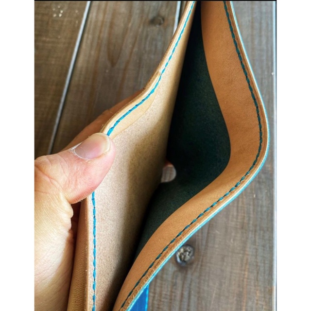イタリアンレザーを使った青色と無地の二つ折り財布 本革 手縫い 送料無料 名入れ 5