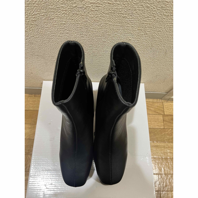 GRL(グレイル)の太ヒール ショートブーツ ブラック 22.5cm レディースの靴/シューズ(ブーツ)の商品写真