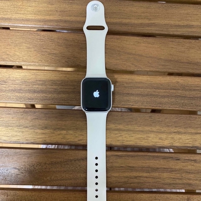 衝撃特価 Watch Apple - シルバーアルミニウム 40mm SE Watch Apple 腕時計(デジタル)