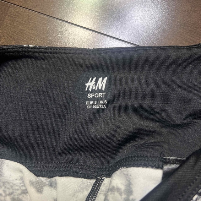 H&M(エイチアンドエム)の【美品】H&M SPORT ヨガウェア　スポーツウェア　 スポーツ/アウトドアのトレーニング/エクササイズ(ヨガ)の商品写真