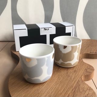 マリメッコ(marimekko)の新品 2個 マリメッコ ウニッコ ラテマグ アイシーグレー プラチナベージュ(食器)