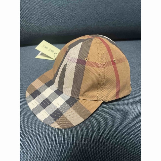 BURBERRY(バーバリー)の新品 BURBERRY リバーシブル ヴィンテージチェック ベースボール　CAP メンズの帽子(キャップ)の商品写真