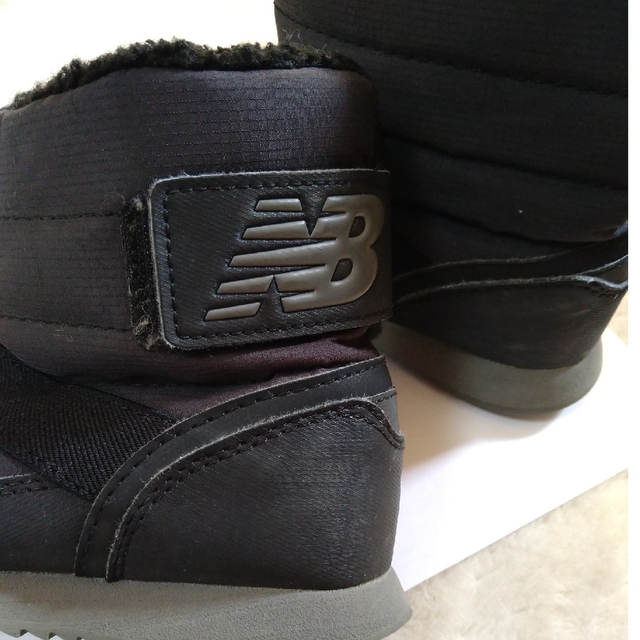 New Balance(ニューバランス)の冬ブーツ　New Balance　黒　18センチ キッズ/ベビー/マタニティのキッズ靴/シューズ(15cm~)(ブーツ)の商品写真
