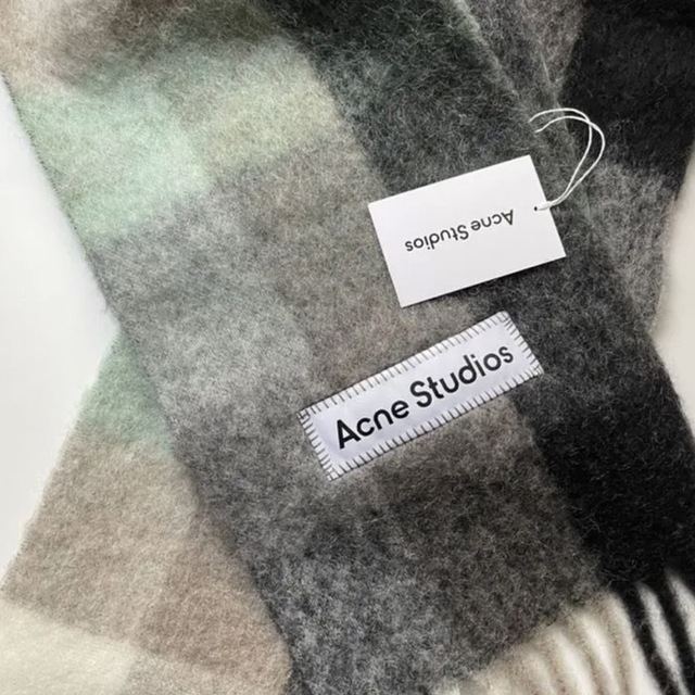 Acne Studios(アクネストゥディオズ)のacne studios マフラー レディースのファッション小物(マフラー/ショール)の商品写真