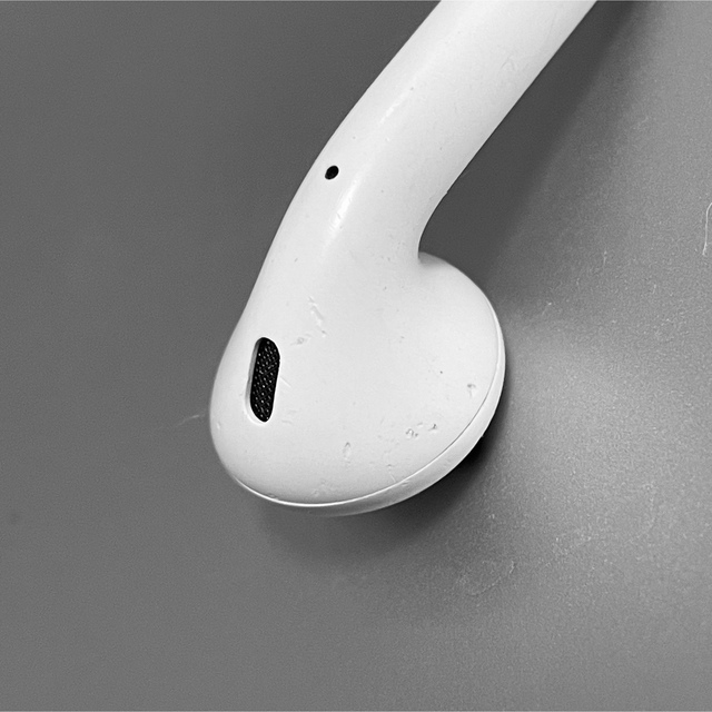 Apple(アップル)のApple AirPods 2世代　片耳 R 片方 右耳 290 スマホ/家電/カメラのオーディオ機器(ヘッドフォン/イヤフォン)の商品写真