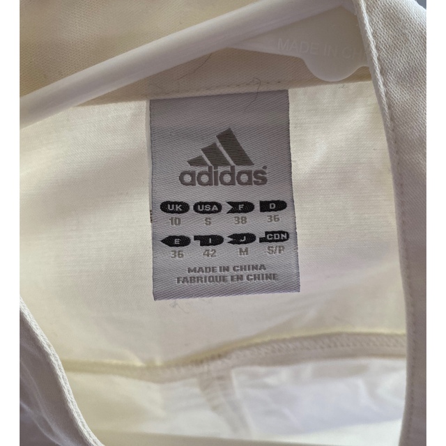 adidas(アディダス)のアディダスジャケット レディースのジャケット/アウター(ノーカラージャケット)の商品写真