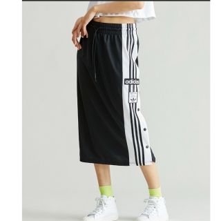 アディダス(adidas)の☆本日限定お値下げ☆adidas タイトスカート(ひざ丈スカート)