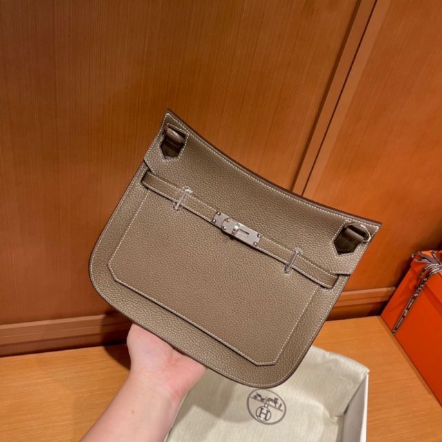 71%以上節約 値下げ中 未使用 黒×茶 HERMES エルメス シルキット カレ