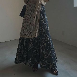 アメリヴィンテージ(Ameri VINTAGE)のDENIM LIKE FLOWER SKIRT  　Msize(ロングスカート)