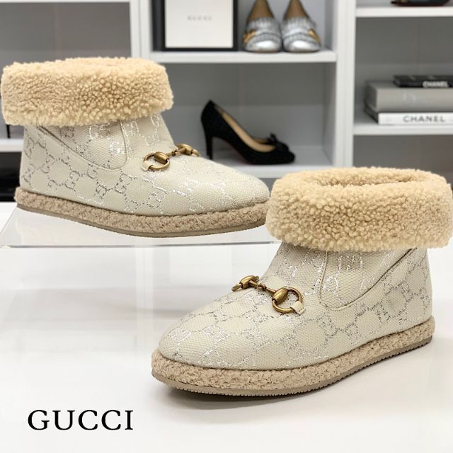 新品即決 - Gucci 5222 ベージュ ムートンブーツ GG柄 ホースビット