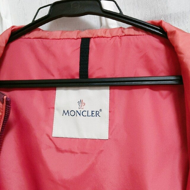 MONCLER(モンクレール)のMONCLER　ナイロンパーカー　ピンク レディースのジャケット/アウター(ナイロンジャケット)の商品写真