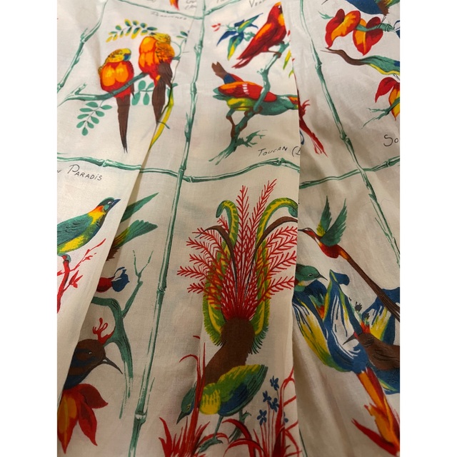 cacharel(キャシャレル)のキャシャレル　鳥柄　スカート レディースのスカート(ひざ丈スカート)の商品写真