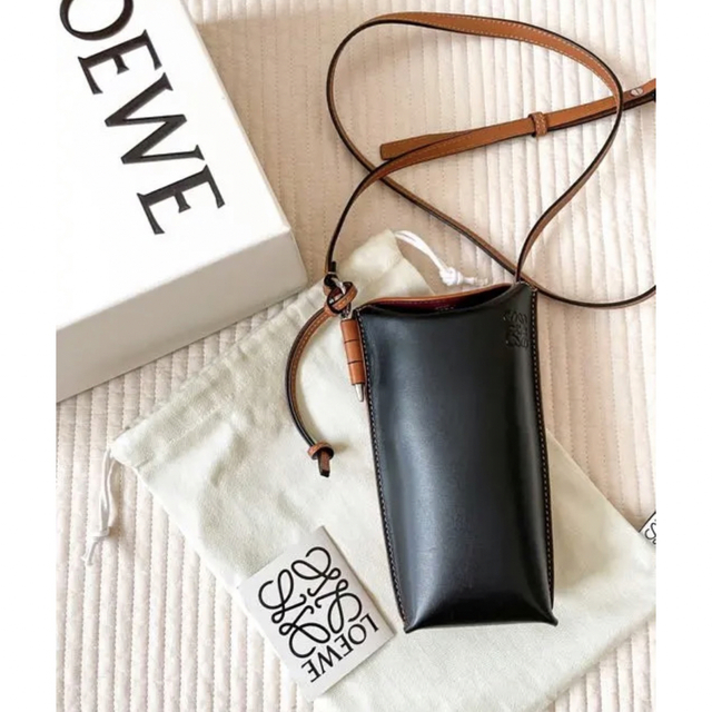 LOEWE(ロエベ)の希少カラー　ブラック×タン　バイカラー　ロエベ　LOEWE ゲートポケット　美品 レディースのバッグ(ショルダーバッグ)の商品写真