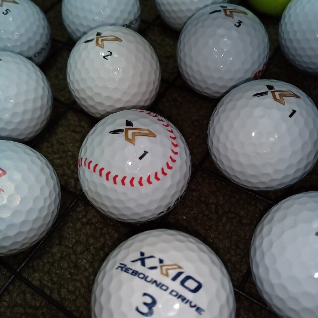 DUNLOP(ダンロップ)のゼクシオ,X(18球S〜AB)ロストボール スポーツ/アウトドアのゴルフ(その他)の商品写真