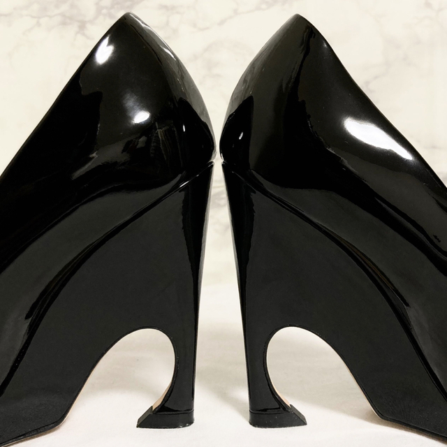 【極美品】Christian Dior「INFINITY」パテントレザーパンプス