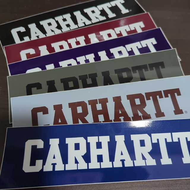 carhartt(カーハート)の(縦6cm横24cm) CARHAART カーハート　ステッカー スポーツ/アウトドアのスポーツ/アウトドア その他(スケートボード)の商品写真