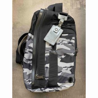 トゥミ(TUMI)のTUMI  トゥミ  Morado Sling Pack ショルダーバッグ(ボディーバッグ)