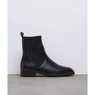 ザラ(ZARA)のZARA ストレッチパネル付きショートブーツ(ブーツ)