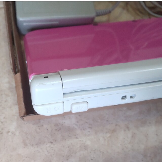 ニンテンドー3DS(ニンテンドー3DS)の任天堂Nintendo 3DS NEW ニンテンドー 本体 LL ピンクホワイト エンタメ/ホビーのゲームソフト/ゲーム機本体(携帯用ゲーム機本体)の商品写真