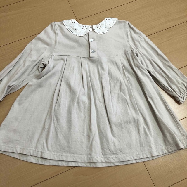 チュニックベージュワンピース　100センチ キッズ/ベビー/マタニティのキッズ服女の子用(90cm~)(ワンピース)の商品写真