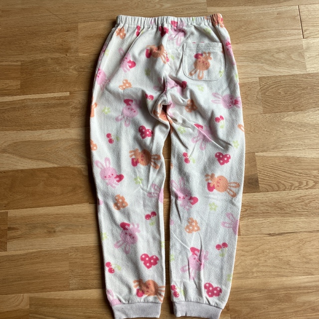 AEON(イオン)のパジャマ キッズ/ベビー/マタニティのキッズ服女の子用(90cm~)(パジャマ)の商品写真