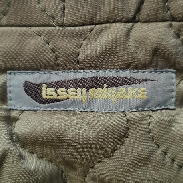 ISSEY MIYAKE(イッセイミヤケ)のイッセイミヤケ ダウンジャケット 9 M - レディースのジャケット/アウター(ダウンジャケット)の商品写真