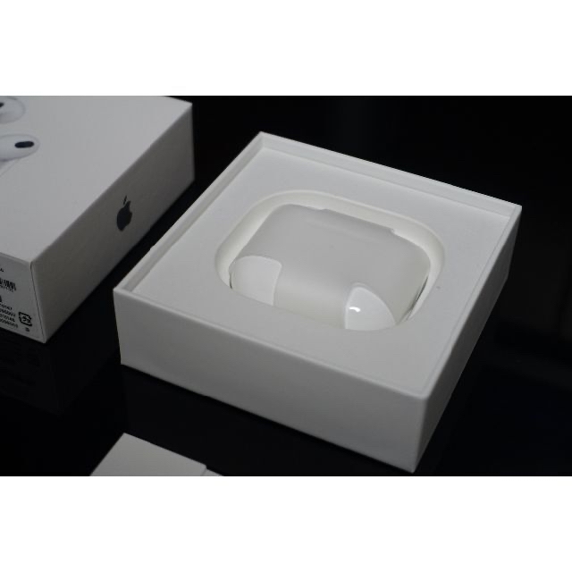 Apple(アップル)の【未使用品】保証付き Apple Airpods (第3世代) MME73J/A スマホ/家電/カメラのオーディオ機器(ヘッドフォン/イヤフォン)の商品写真