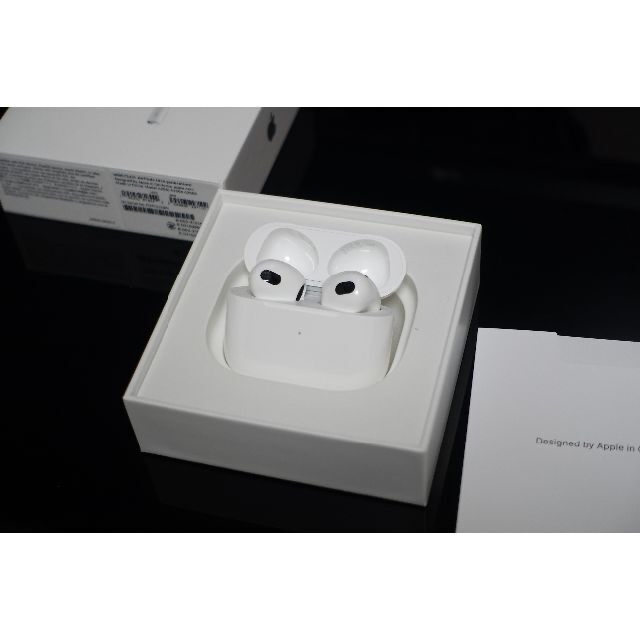 Apple(アップル)の【未使用品】保証付き Apple Airpods (第3世代) MME73J/A スマホ/家電/カメラのオーディオ機器(ヘッドフォン/イヤフォン)の商品写真