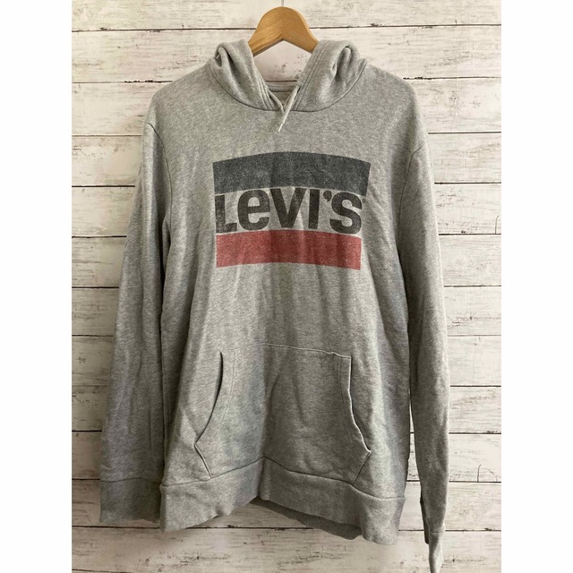 Levi's(リーバイス)の ●Levi'sパーカー　Mサイズ● メンズのトップス(パーカー)の商品写真