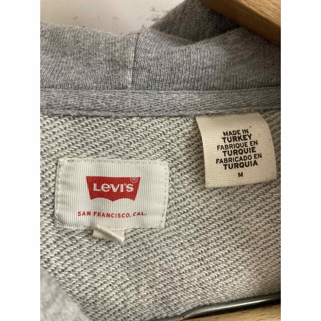 Levi's(リーバイス)の ●Levi'sパーカー　Mサイズ● メンズのトップス(パーカー)の商品写真