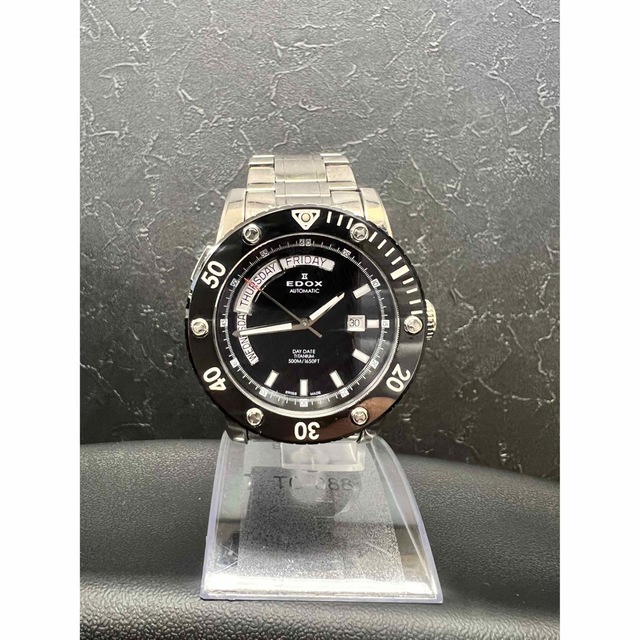EDOX(エドックス)のエドックス　デイデイト　ブラックカーボン メンズの時計(腕時計(アナログ))の商品写真