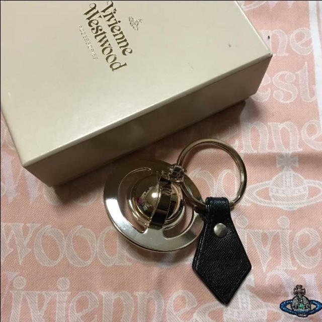 Vivienne Westwood(ヴィヴィアンウエストウッド)の★最終値下げ！新品未使用！ヴィヴィアンウエストウッド・キーリング★ レディースのファッション小物(キーホルダー)の商品写真