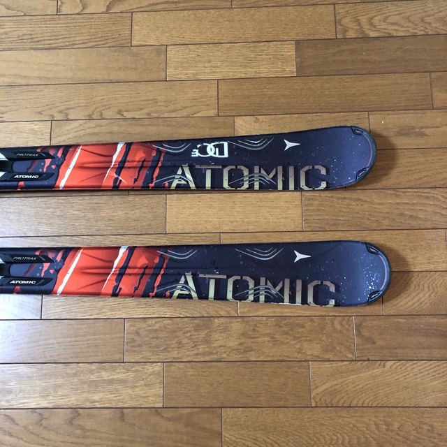 ATOMIC(アトミック)のATOMIC スキー板　157cm スポーツ/アウトドアのスキー(板)の商品写真