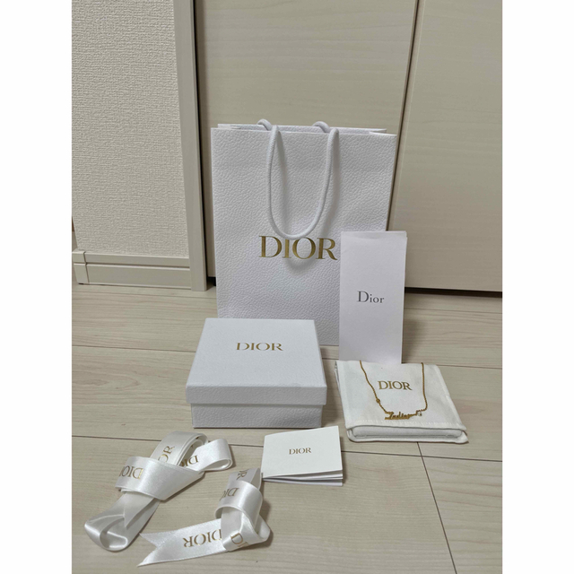 39adior新品未使用✳︎dior✳︎ホワイトレジンパールネックレス