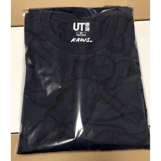 UNIQLO(ユニクロ)のUNIQLO×KAWS  コラボ　Tシャツ　 ユニクロ カウズ Tee XS メンズのトップス(Tシャツ/カットソー(半袖/袖なし))の商品写真