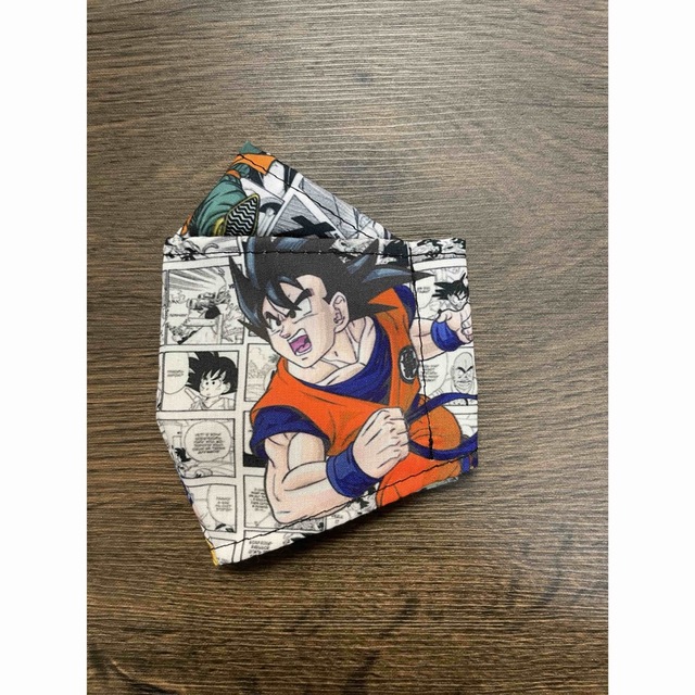 ハンドメイド　子供用マスク　ドラゴンボール　No.3 ハンドメイドのキッズ/ベビー(外出用品)の商品写真