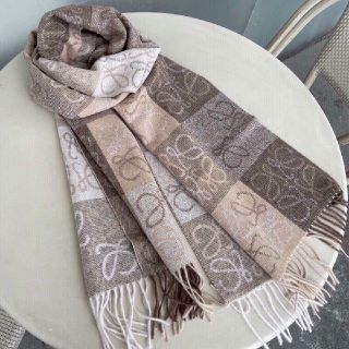 ロエベ ベージュ マフラー/ショール(レディース)の通販 70点 | LOEWEの