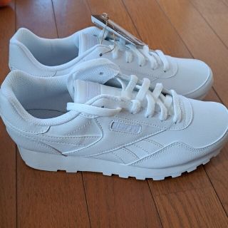 リーボック 白スニーカー 靴/シューズの通販 82点 | Reebokの