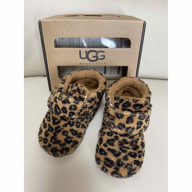 UGG(アグ)のUGGベビー　レオパード柄ブーツ　シューズ キッズ/ベビー/マタニティのベビー靴/シューズ(~14cm)(ブーツ)の商品写真