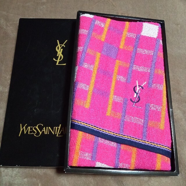 YVES SAINT LAURENT スポーツタオルスカーフ