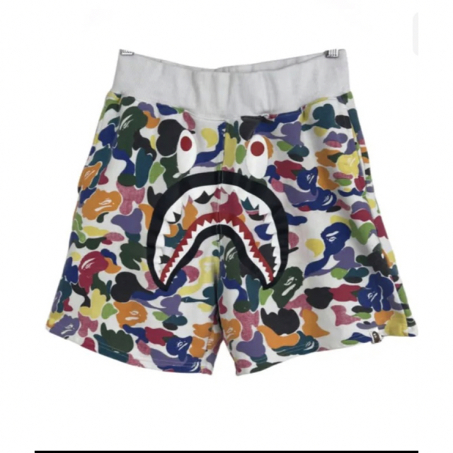 A BATHING APE(アベイシングエイプ)のA bathing ape multi camo pants メンズのパンツ(ショートパンツ)の商品写真