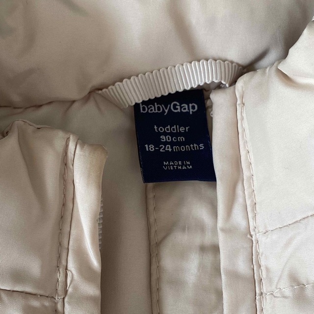 babyGAP(ベビーギャップ)の【送料込み】babyGAPアウター90cm キッズ/ベビー/マタニティのキッズ服女の子用(90cm~)(ジャケット/上着)の商品写真
