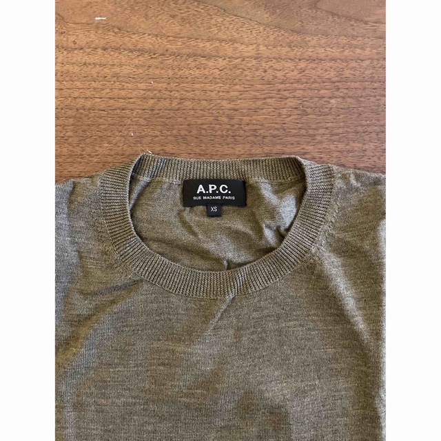 A.p.c apc アーペーセ　カーキ　ニット レディースのトップス(ニット/セーター)の商品写真