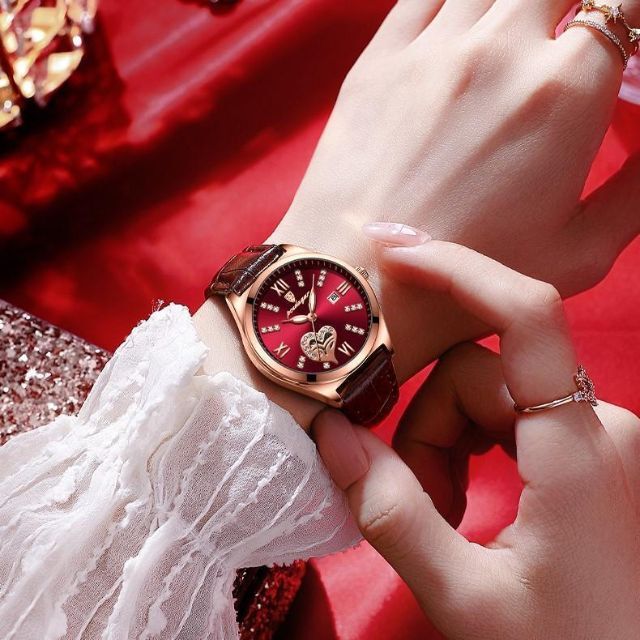 腕時計⭐️レディース⭐️ウォッチ⭐️ハート形⭐️高級感⭐️レッド⭐️おしゃれ
