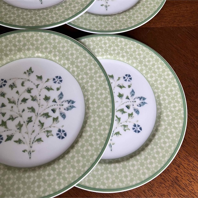 WEDGWOOD(ウェッジウッド)の【未使用美品】ウェッジウッド★アルパイン★ケーキ皿　6枚 インテリア/住まい/日用品のキッチン/食器(食器)の商品写真