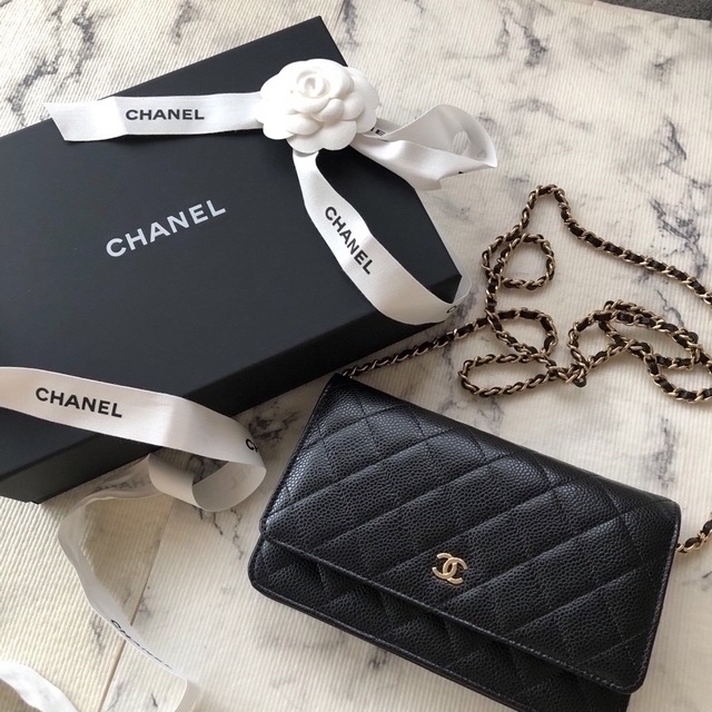 期間限定値下げ新品未使用 CHANEL チェーンウォレット 希少キャビア