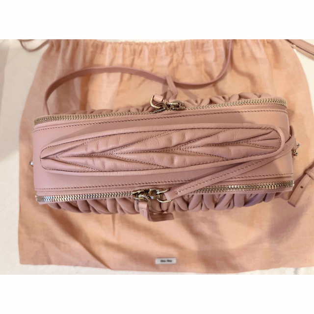 miumiu(ミュウミュウ)のmiumiu マテラッセ　ショルダーバッグ レディースのバッグ(ショルダーバッグ)の商品写真