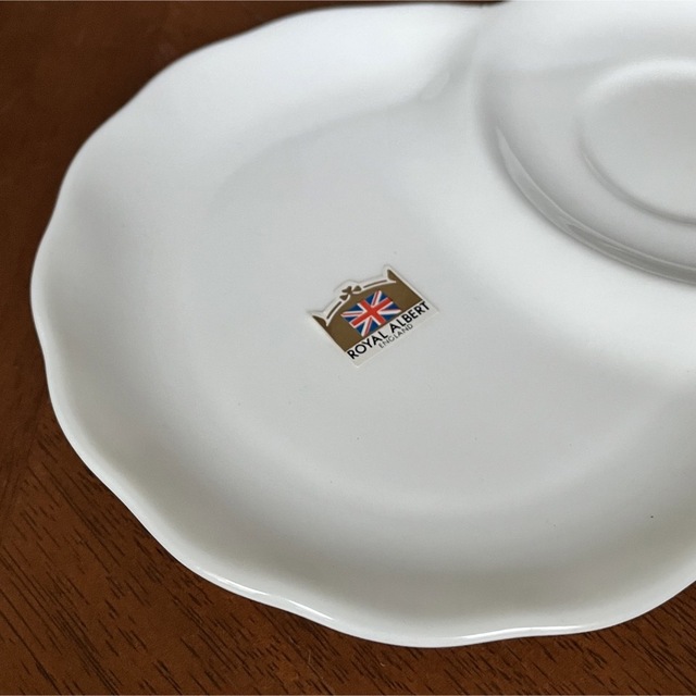 ROYAL ALBERT - 【未使用美品】ロイヤルアルバート☆レヴェリー ROYAL ALBERT - 【未使用美品】ロイヤルアルバート☆レヴェリー