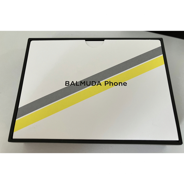 BALMUDA(バルミューダ)のBALMUDA phone バルミューダフォン　ソフトバンク版 スマホ/家電/カメラのスマートフォン/携帯電話(スマートフォン本体)の商品写真